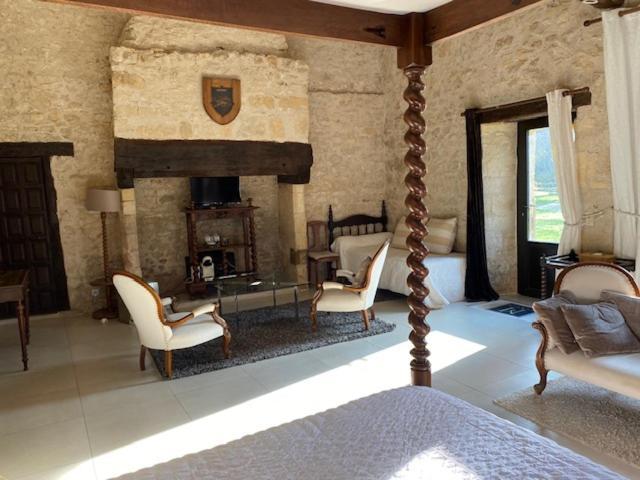 Manoir La Barriere - Lot Bed and Breakfast Le Vigan  Buitenkant foto